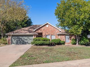 425 Sorrel Ln, Red Oak, TX 75154