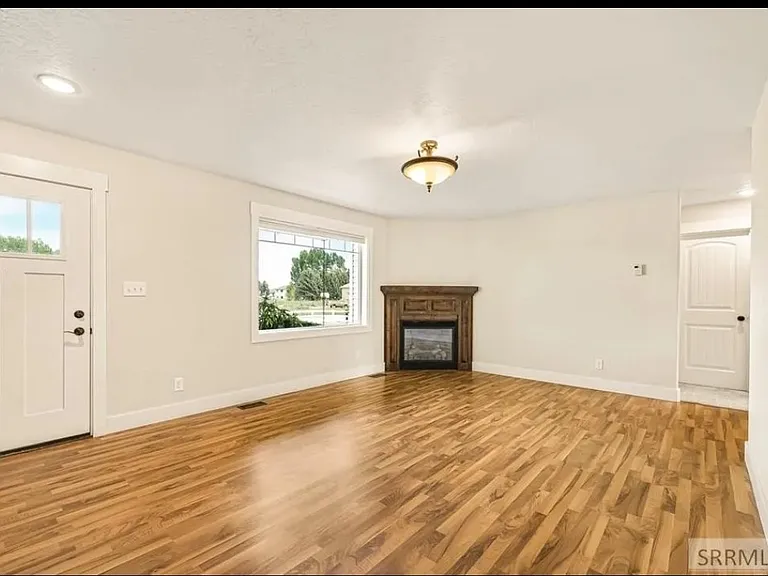 1079 N 2700 W — Photo 8