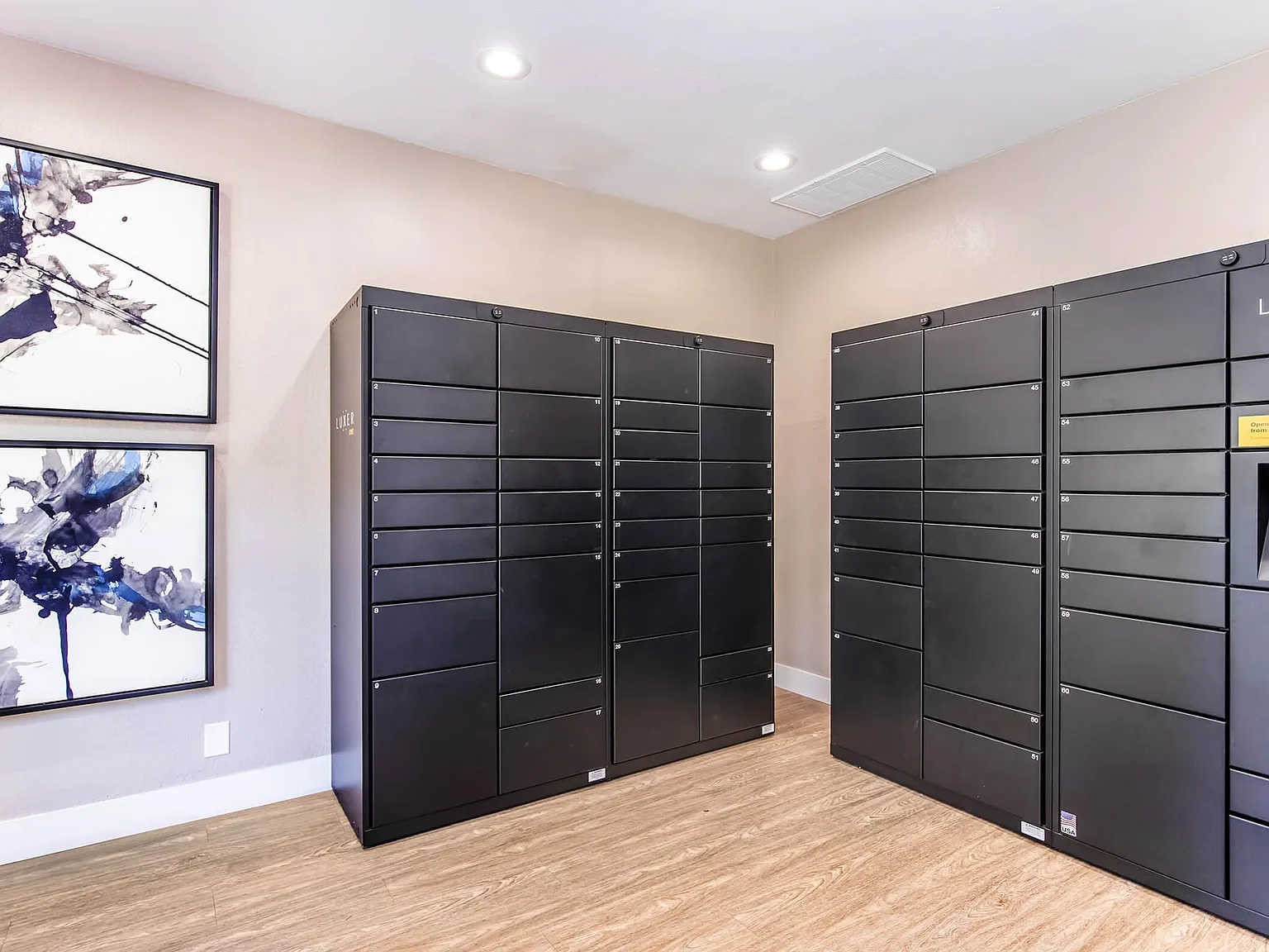 Country Hills Apartment Homes — Photo 4