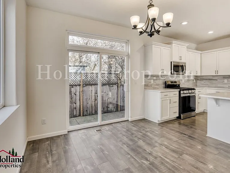 2327 Turnbull Ct — Photo 3