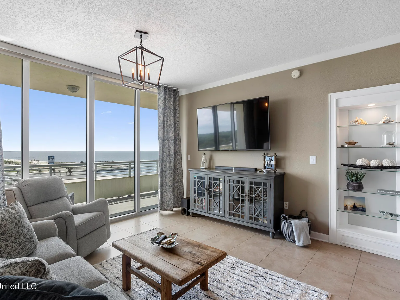 2 bed, 2.0 bath, 1302 sqft, $2,695 — Photo 4