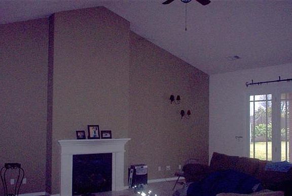 4th image of 3061 Clubhouse Ct