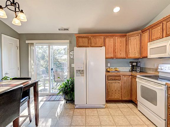 5th image of 2901 S Highlands Blvd