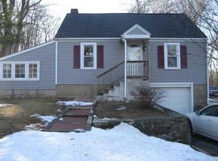 35 Hall Dr, Cheshire, CT 06410