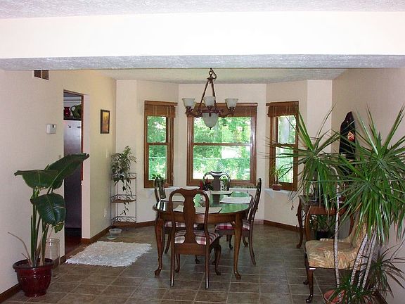 3rd image of 606 Delray Dr