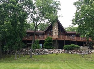 2248 Walburg Rd, Burlington, WI 53105