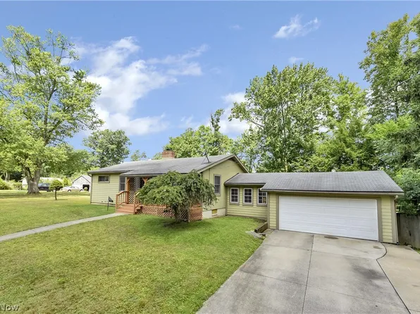 57 Overlook Pl, Bedford, OH 44146