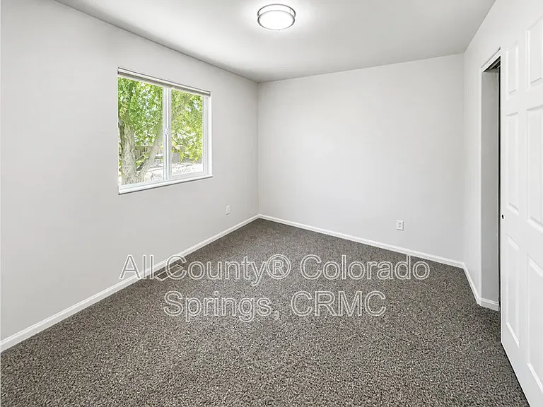 235 Ellers Grv — Photo 30