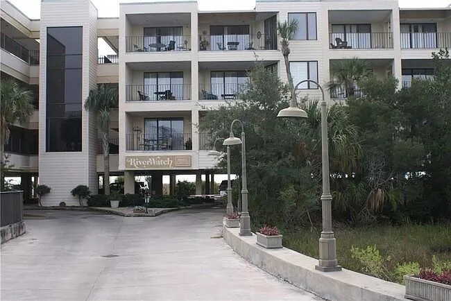 1 Marina Dr #304 — Photo 2