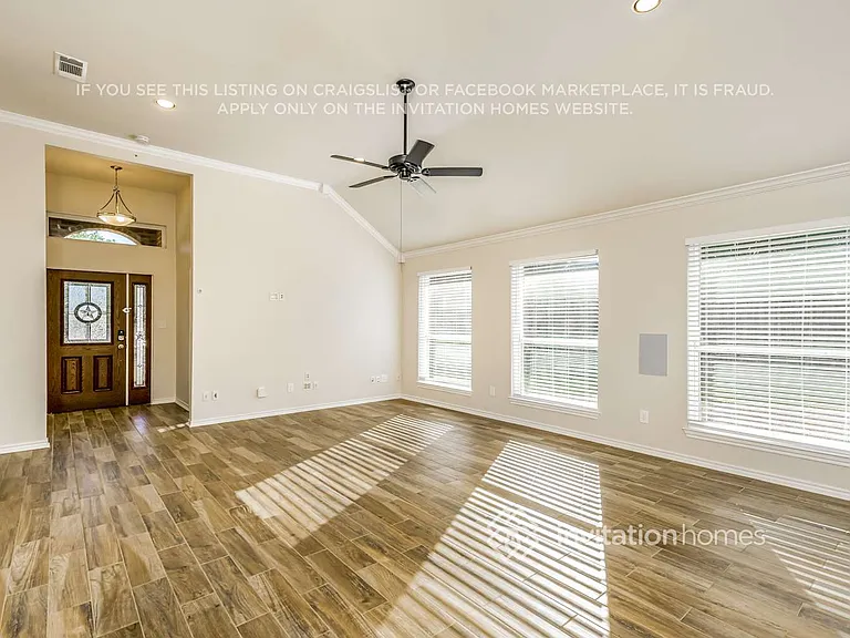 8081 Durham Dr — Photo 2