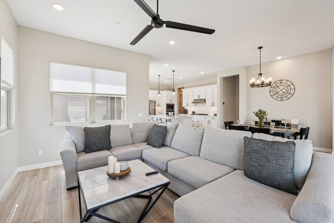 next background image