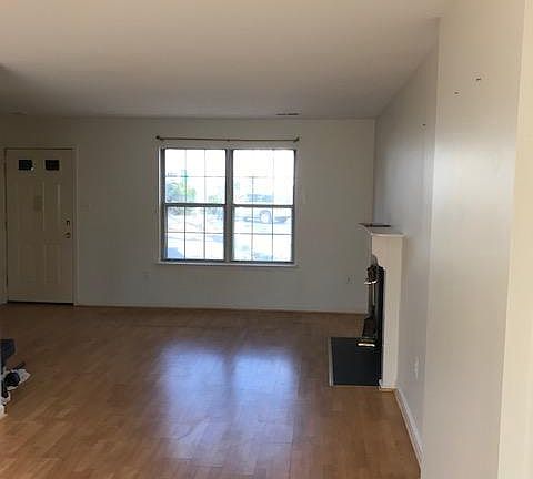 4th image of 2879 Lester Lee Ct