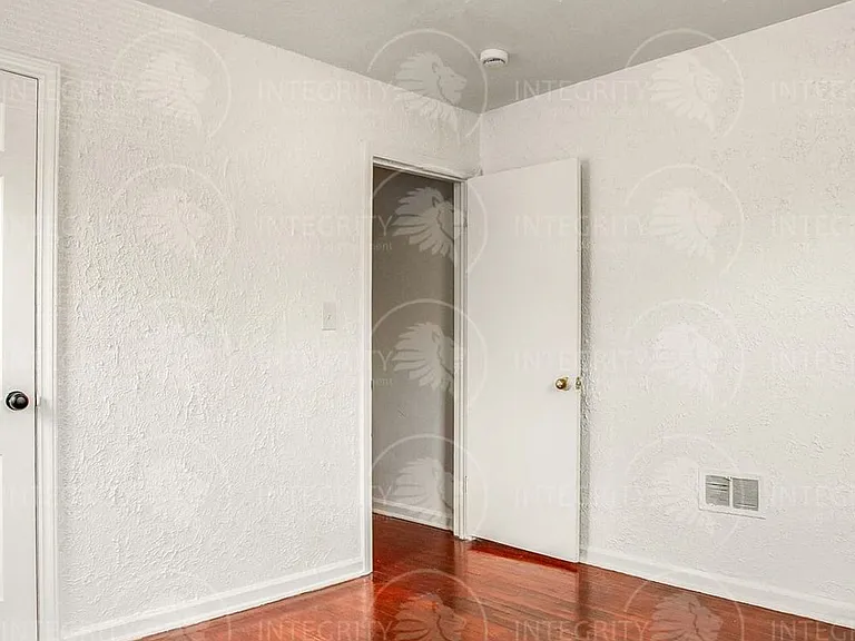 4411 S Benton Ave — Photo 24