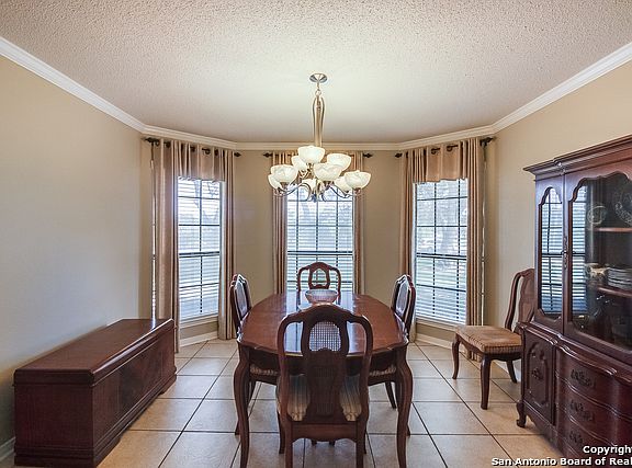 5th image of 141 Oak Fields Dr