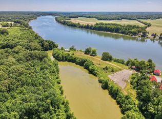 250 Shoreline Ln, Saltillo, TN 38370