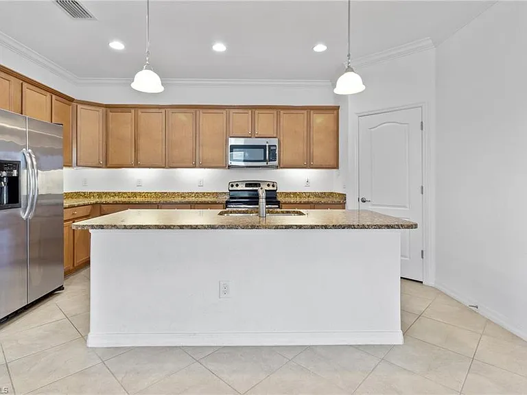 7959 Princeton Dr — Photo 6