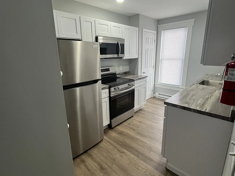 19 Elm St — Photo 1