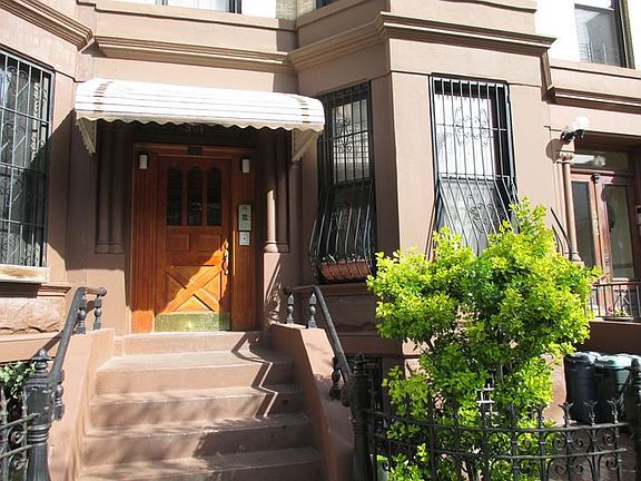 5th image of 301 6th Ave APT 4