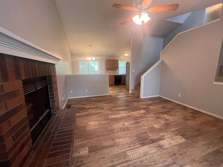 229 W Village Lake Dr — Photo 3