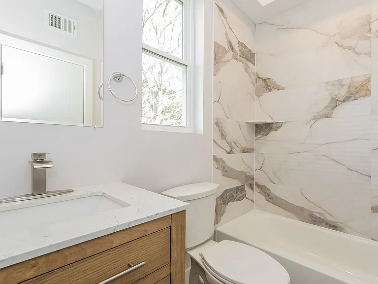 820 N 40th Street — Photo 17