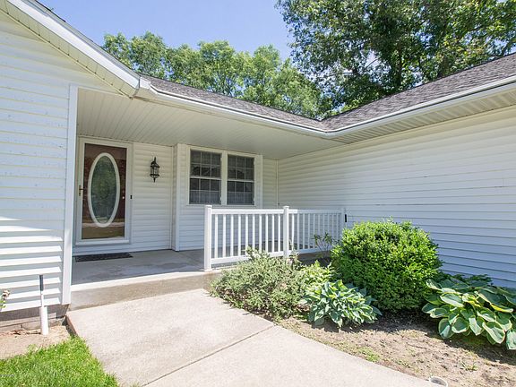 4th image of 1530 Wildwood Dr