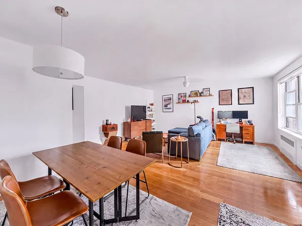 302 E 88th St APT 6G, New York, NY 10128