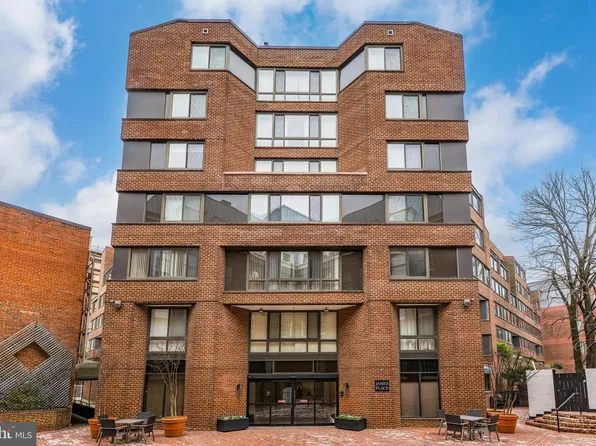 1077 30th St NW #206, Washington, DC 20007