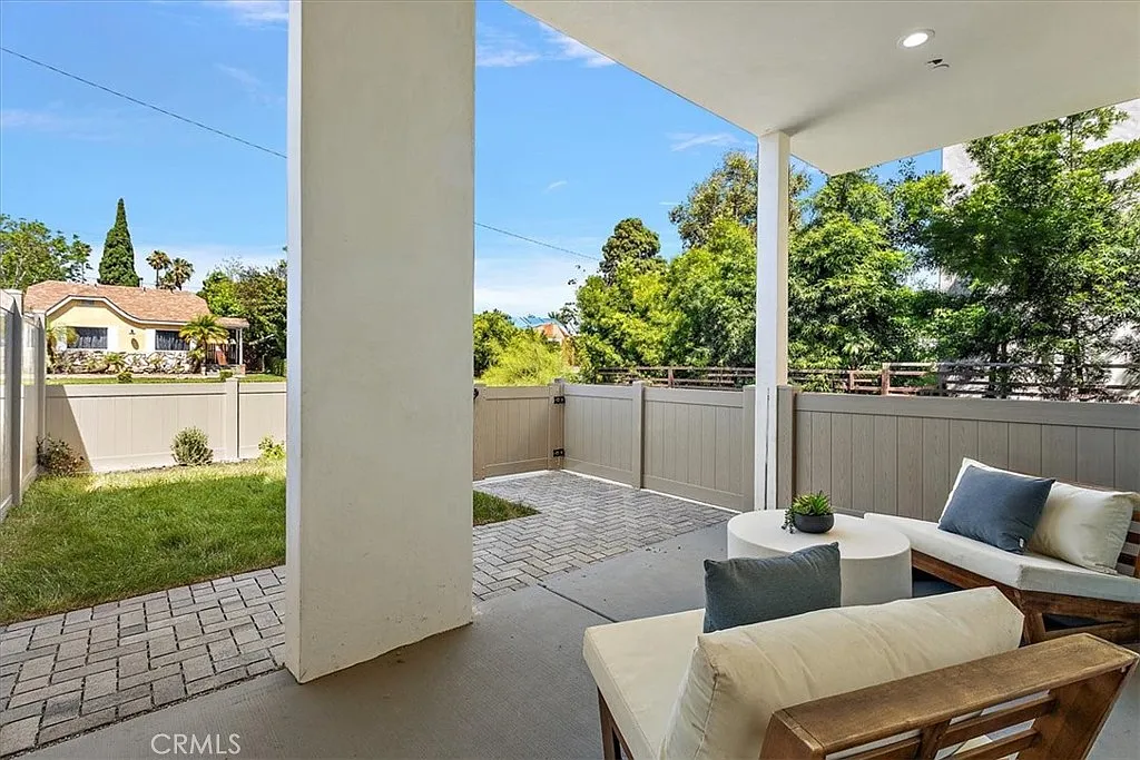 4 bed, 2019 sqft, $5,600 — Photo 3