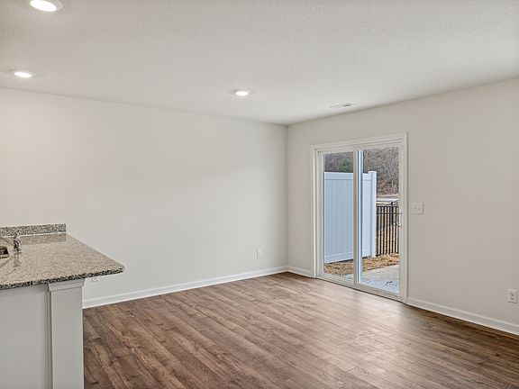 4th image of 343 Petie Way