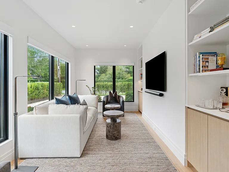 33 Cooper Ln — Photo 6