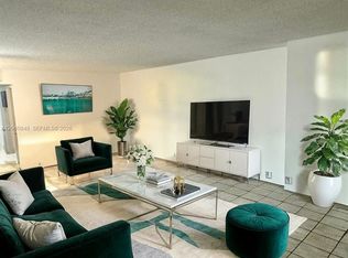 920 NE 199th St #309-3J, Miami, FL 33179