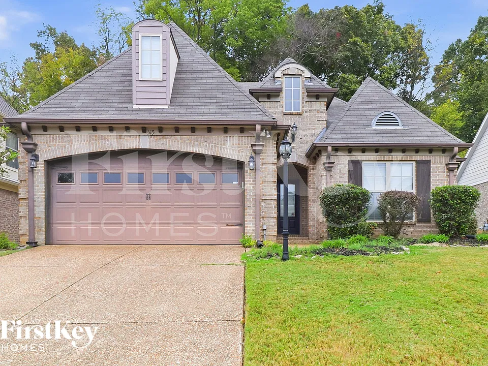 315 Garden Springs Dr