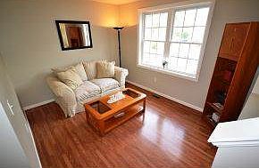 5th image of 82 Barrington Ave #82
