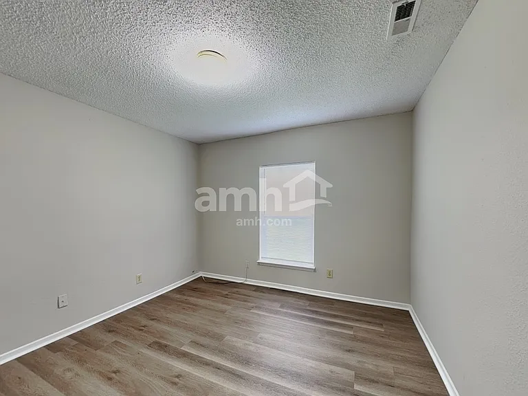 5793 Amber Ln — Photo 23