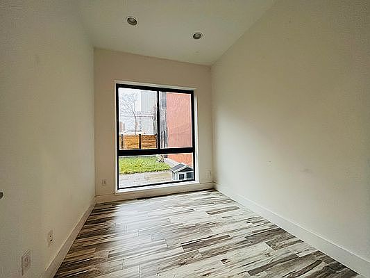 5th image of 418 E 153rd St #1C