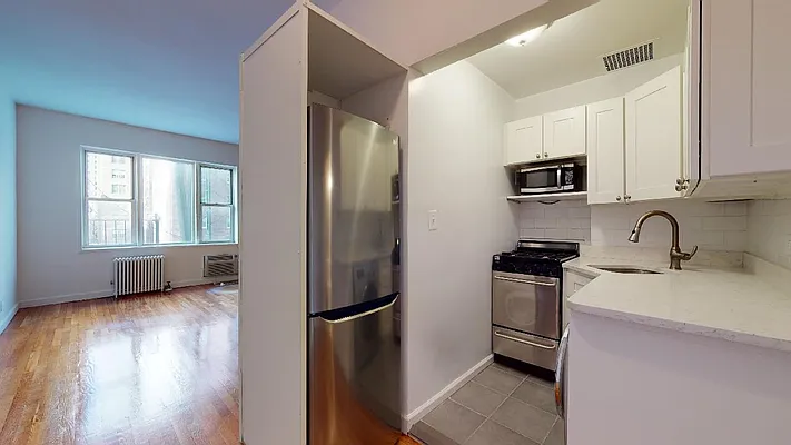 Rented by Bond New York | media 26