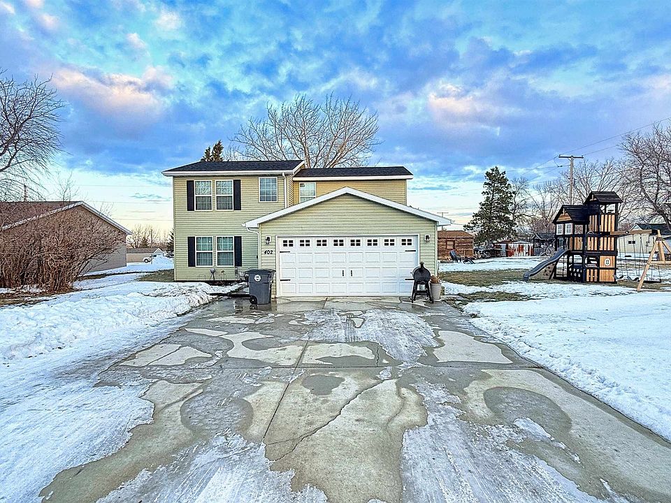 1st image of 402 1st Ave