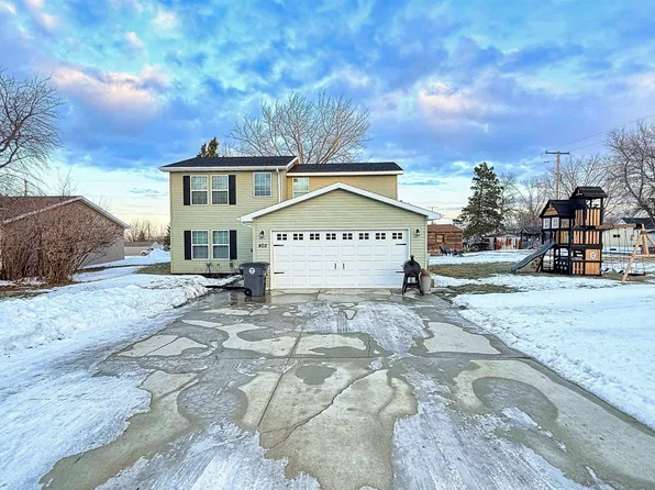 402 1st Ave, Glenburn, ND 58740