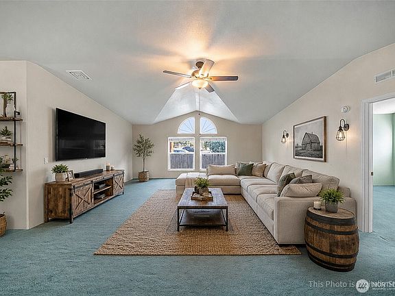 4th image of 1313 Harrison Avenue #46