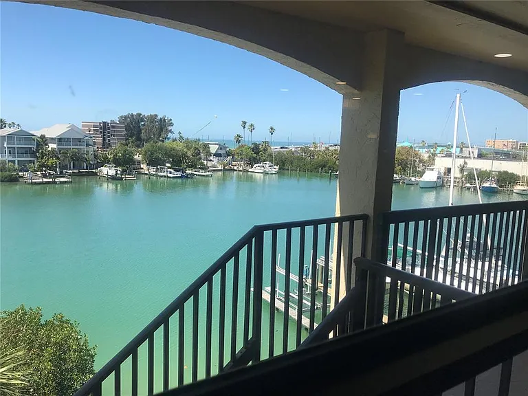 12500 Capri Cir N #401 — Photo 42