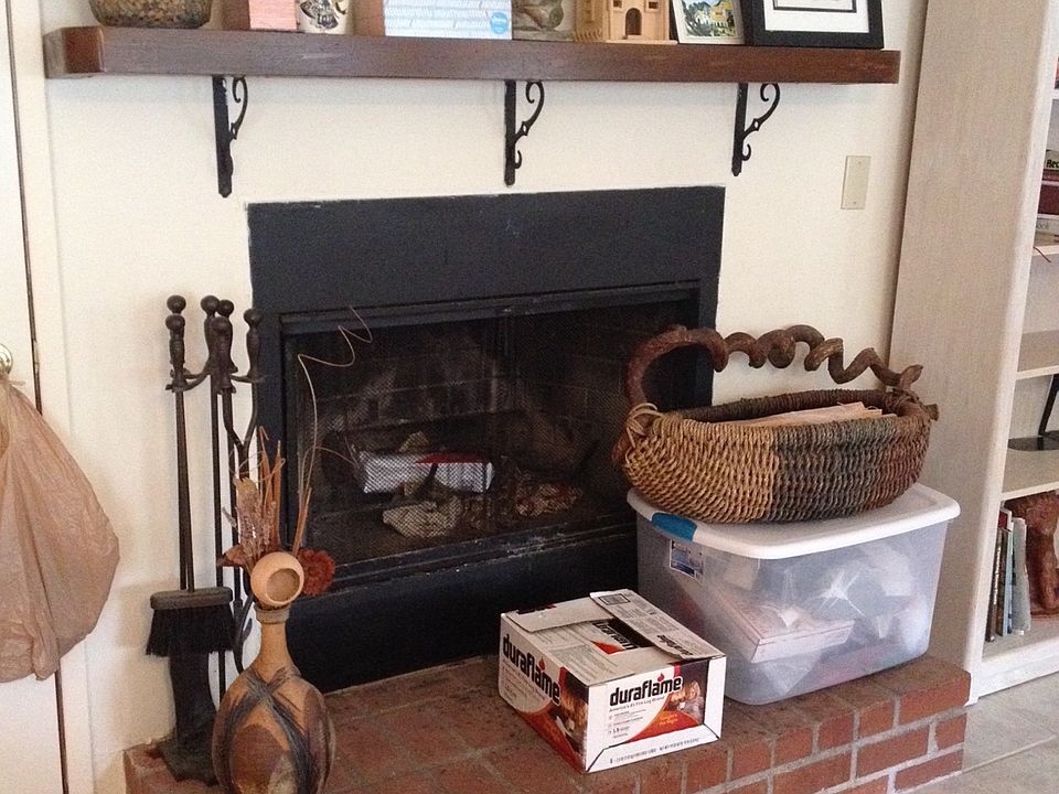 upper unit  living room