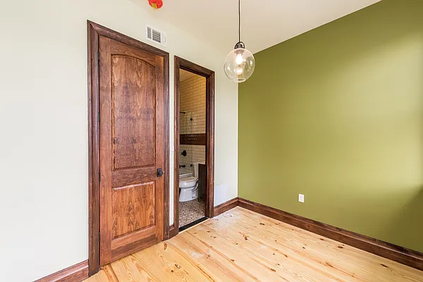 Rented by Nooklyn NYC LLC | media 34