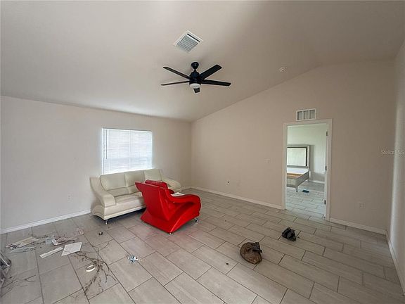6th image of 514 NE 5TH PLACE