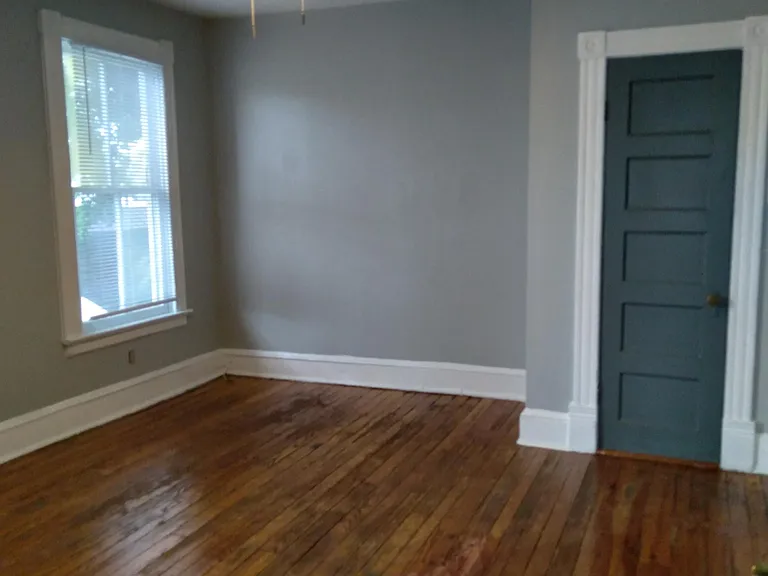 Middle Bedroom
