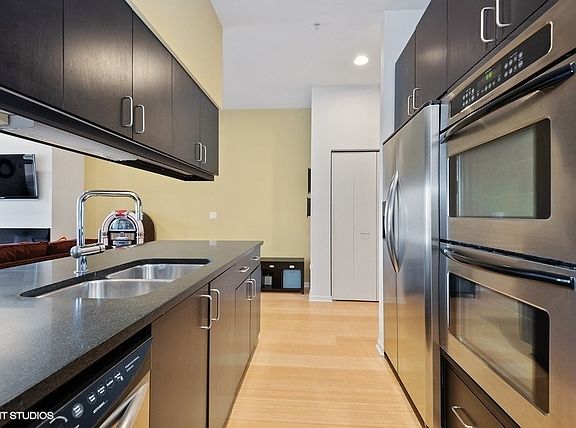 3rd image of 1740 Oak Ave #205A
