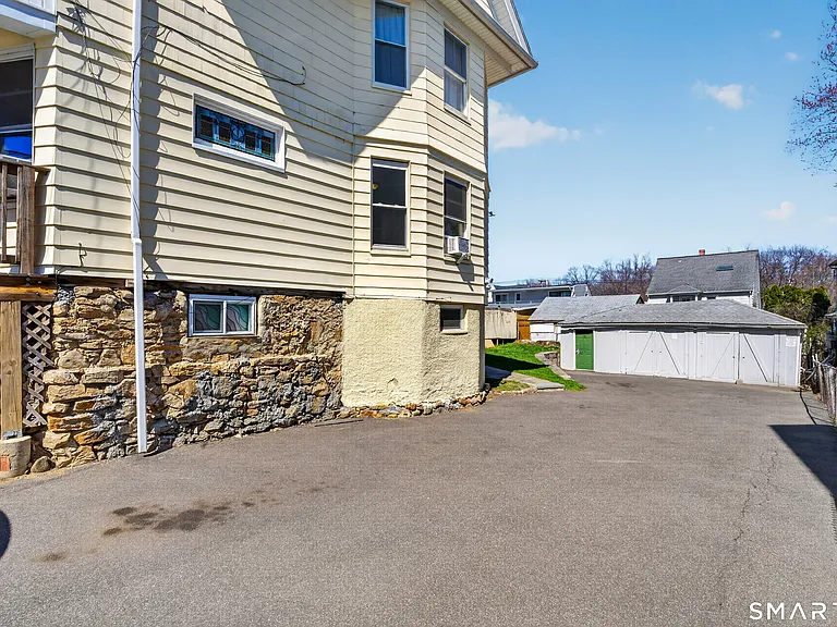 380 Gurdon St #1 — Photo 10