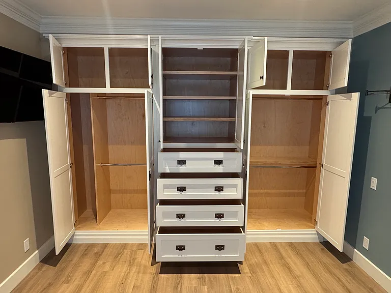 Deep closet with soft close doors and full extension glides on all deep drawers. Lots of storage!