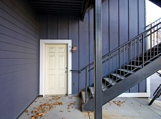 215 5th St APT 1D, Charlottesville, VA 22903