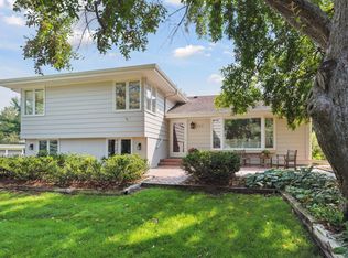 122 Chevy Chase Dr, Wayzata, MN 55391