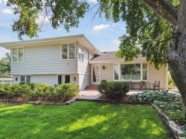 122 Chevy Chase Dr, Wayzata, MN 55391